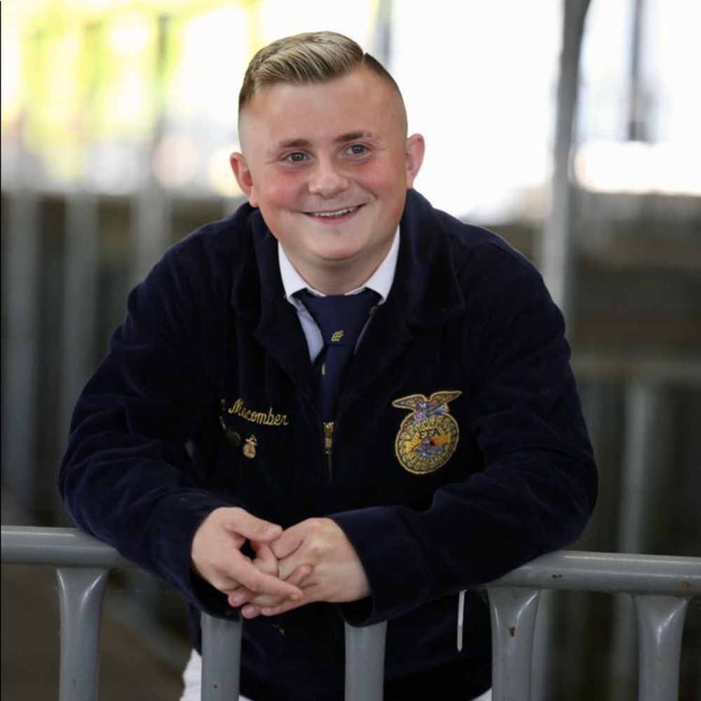 Meet your Posher, Carson